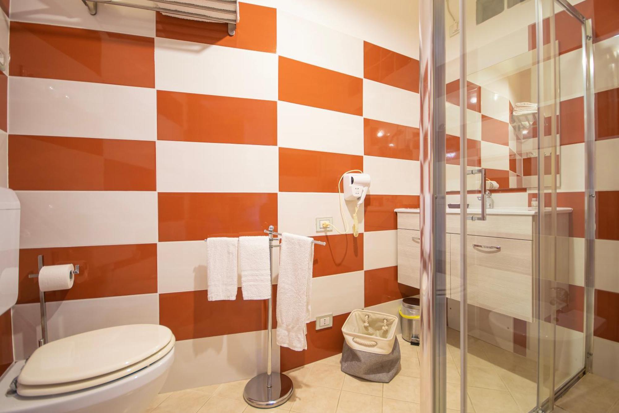 Large Double Room,1658791878:JPEG